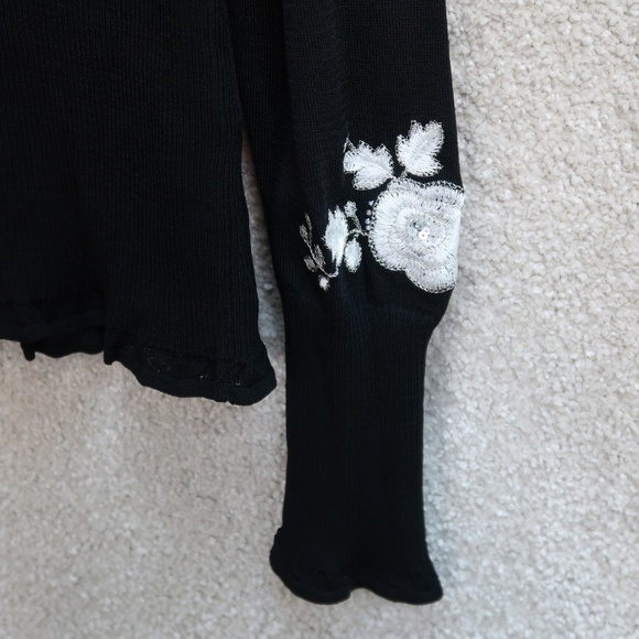 Agust Silk‎ Knits Long Sleeve top Embrodeiry Flower Pattern Size Large Stretch - Picture 7 of 13